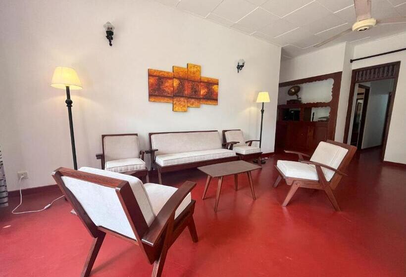 مبيت وإفطار Quantum Villa Weligambay