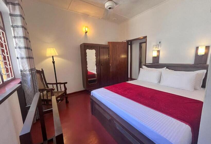 مبيت وإفطار Quantum Villa Weligambay