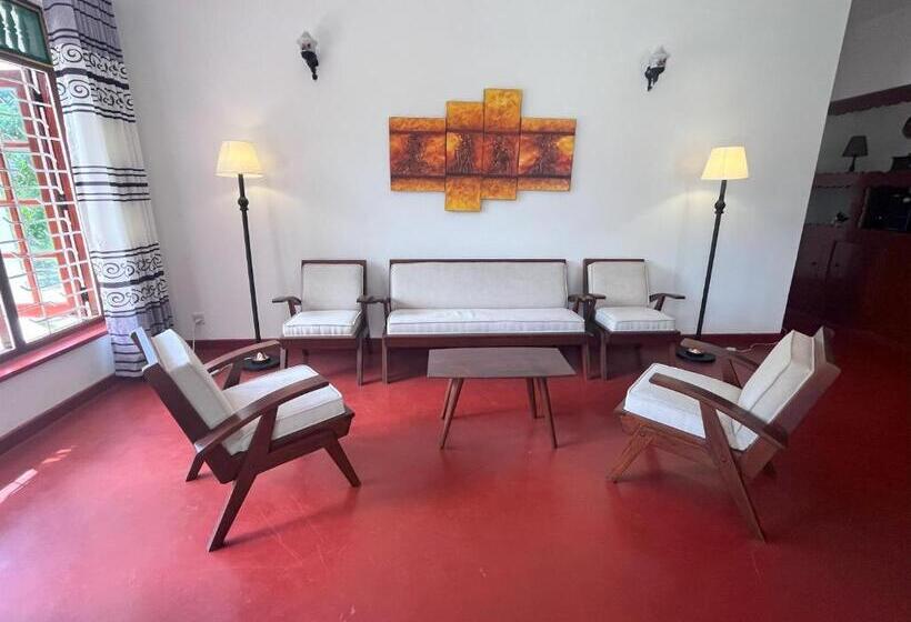 مبيت وإفطار Quantum Villa Weligambay