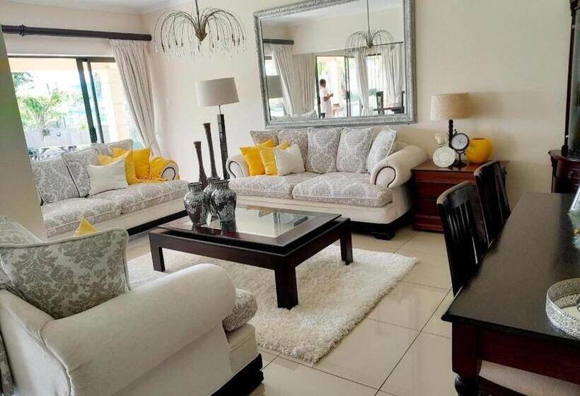 تختخواب و صبحانه The Ridge Bnb