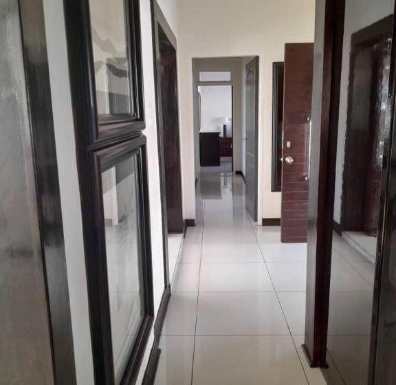 تختخواب و صبحانه The Ridge Bnb