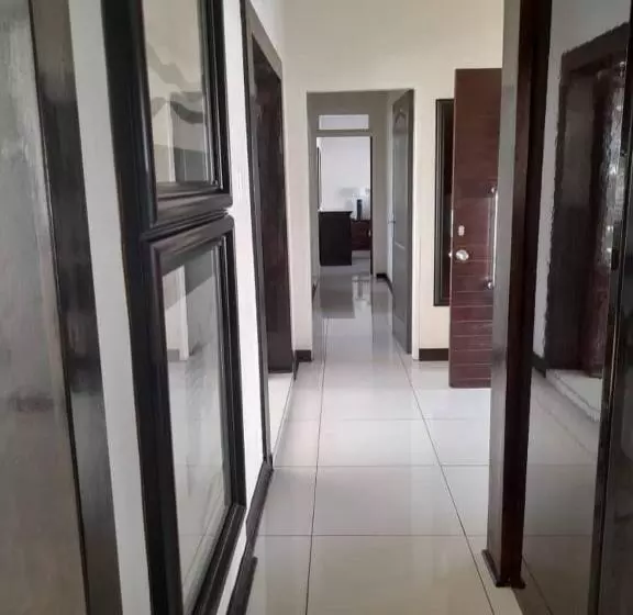 تختخواب و صبحانه The Ridge Bnb