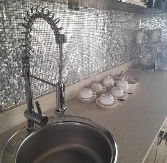 تختخواب و صبحانه The Ridge Bnb