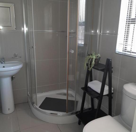 تختخواب و صبحانه The Ridge Bnb