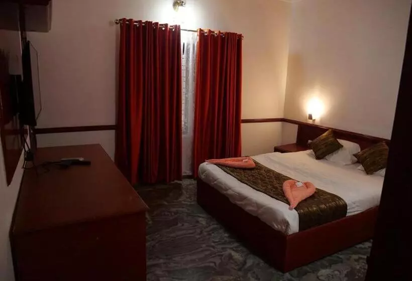 Hosteller S