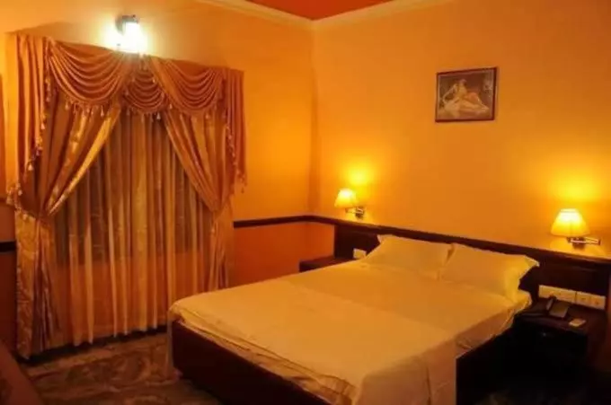Hosteller S