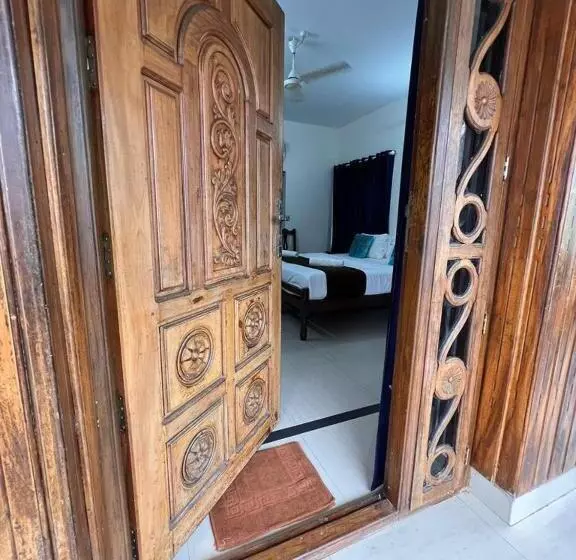 Hosteller S