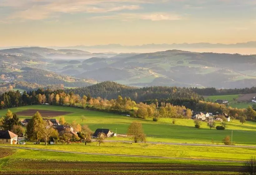 Hotelli Aviva   Für Singles & Alleinreisende