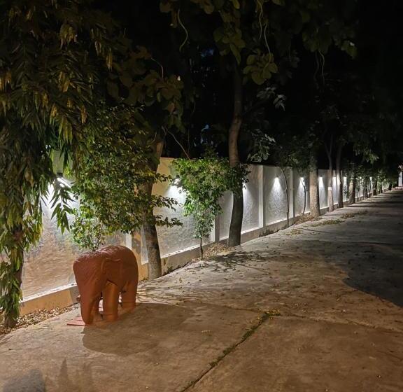 酒店 Chitragarh Farm