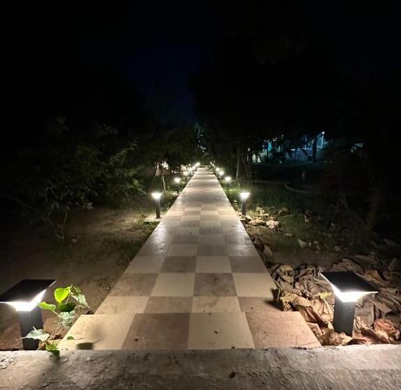 酒店 Chitragarh Farm