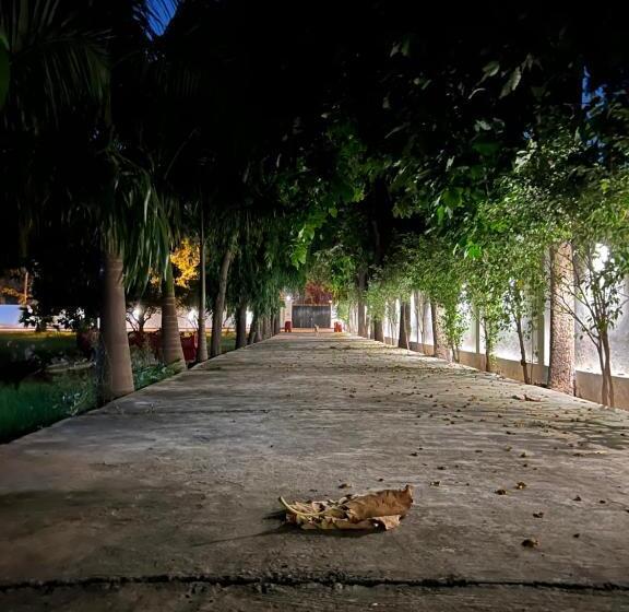 酒店 Chitragarh Farm