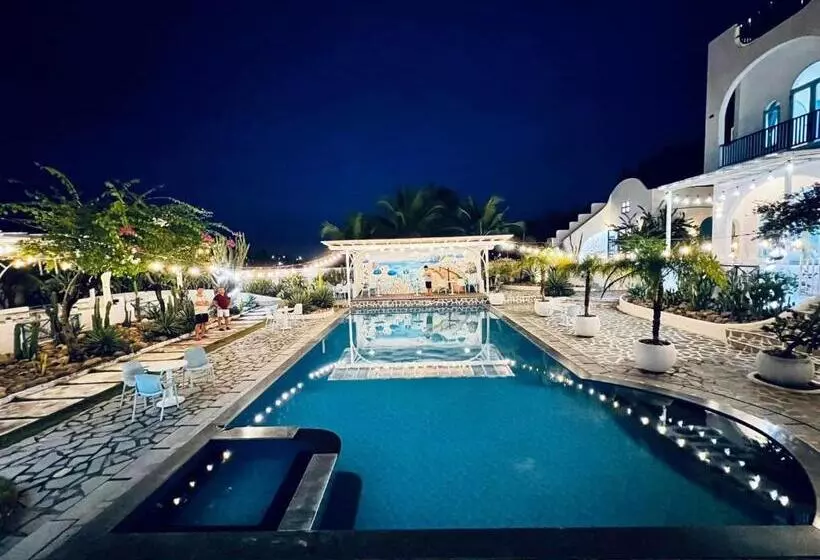 هتل Santorini Villa Cam Ranh