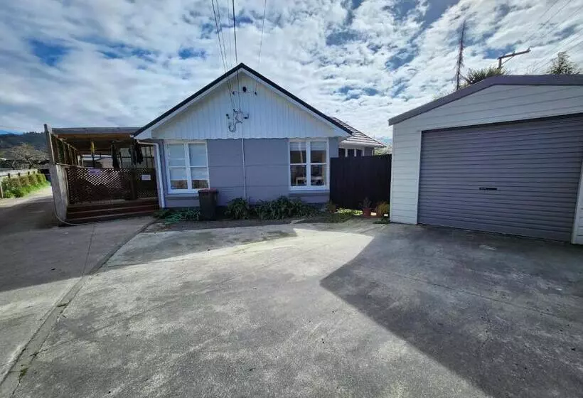 ペンション Animal Friendly Kitchen + Parking