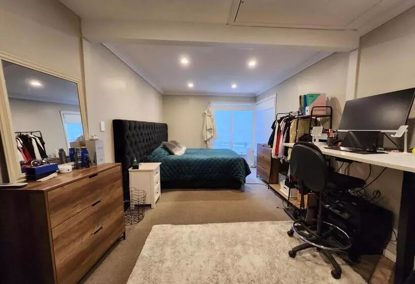 ペンション Animal Friendly Kitchen + Parking