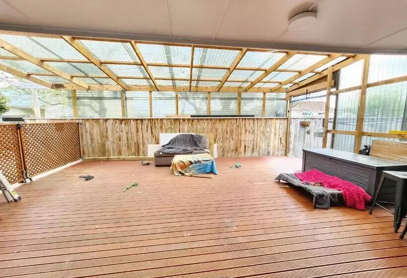 ペンション Animal Friendly Kitchen + Parking