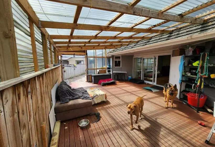 ペンション Animal Friendly Kitchen + Parking