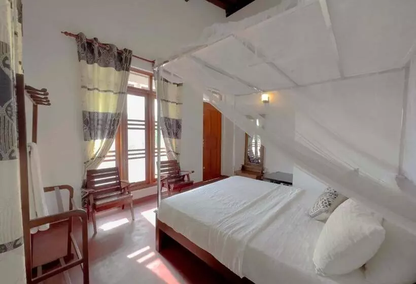 ペンション Bluewave Inn   Weligama