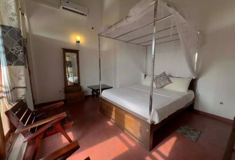 ペンション Bluewave Inn   Weligama