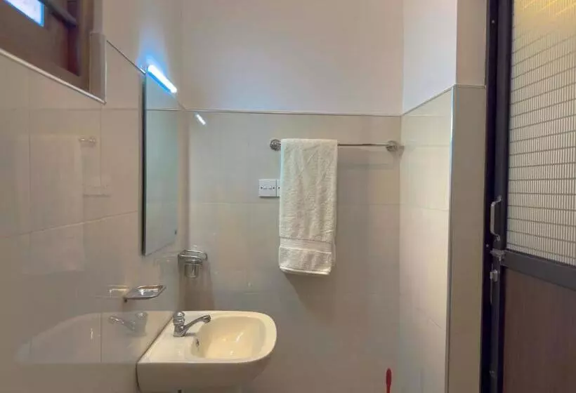 ペンション Bluewave Inn   Weligama