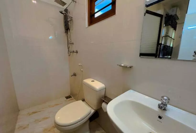 ペンション Bluewave Inn   Weligama