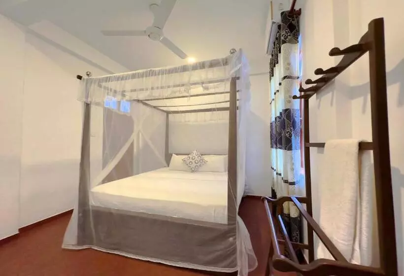 ペンション Bluewave Inn   Weligama