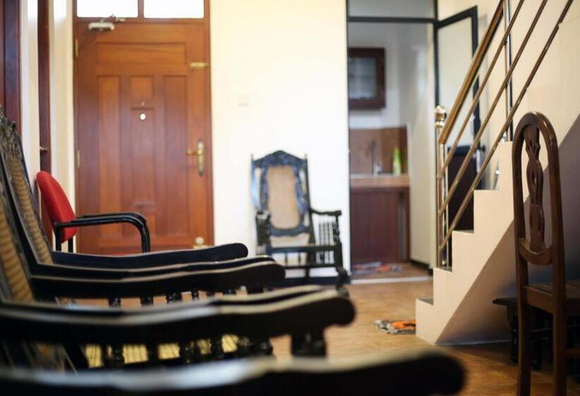 بنسيون Bluewave Inn Weligama