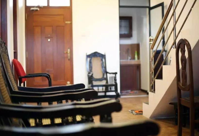 ペンション Bluewave Inn   Weligama