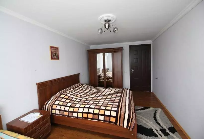 پانسیون Guest House Green House
