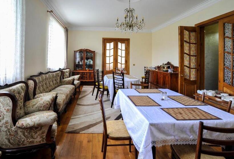 پانسیون Guest House Green House