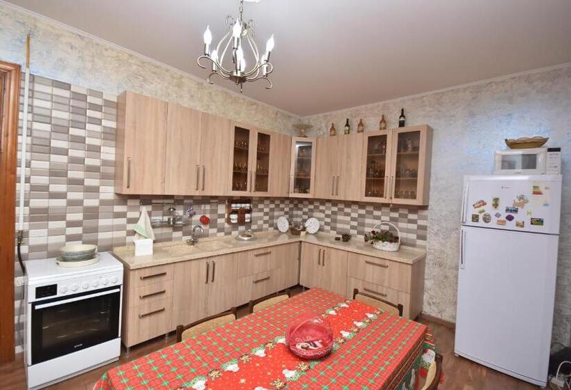 پانسیون Guest House Green House