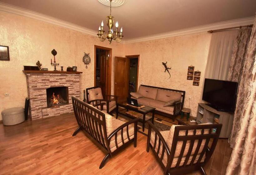 پانسیون Guest House Green House