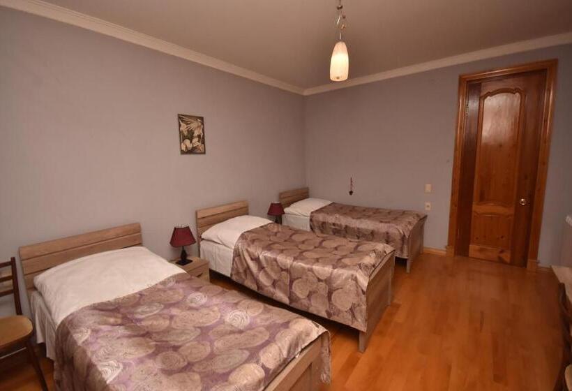 پانسیون Guest House Green House