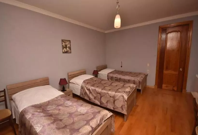 پانسیون Guest House Green House