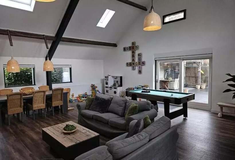 ペンション Guesthouse Max