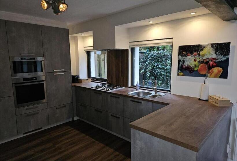 פנסיון Guesthouse Max