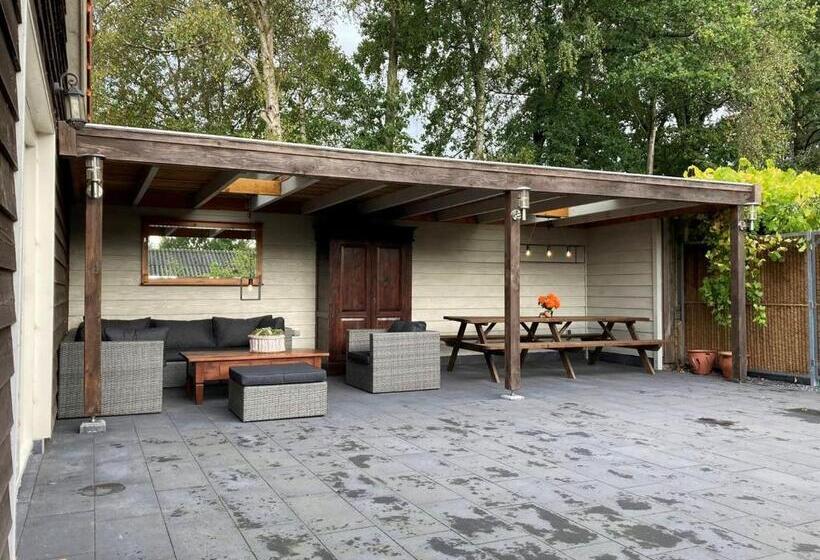 פנסיון Guesthouse Max