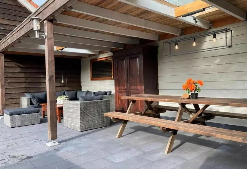 ペンション Guesthouse Max