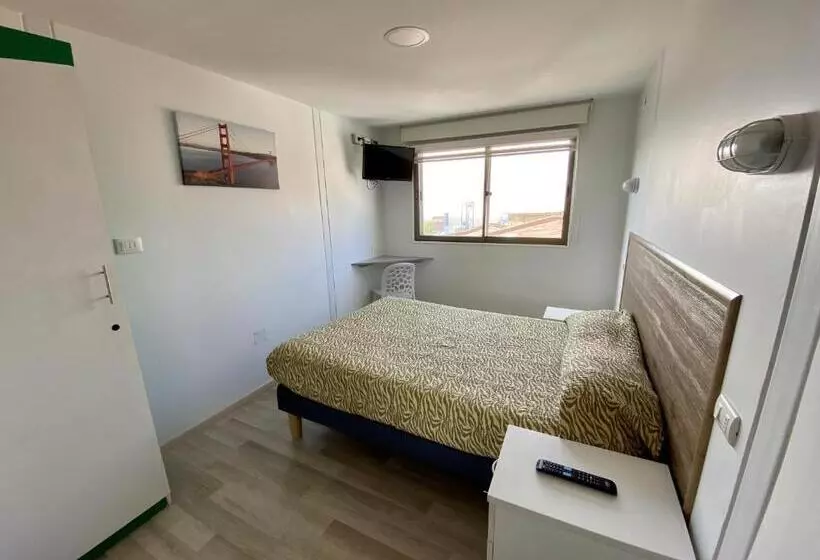 پانسیون Hostal Del Viajero