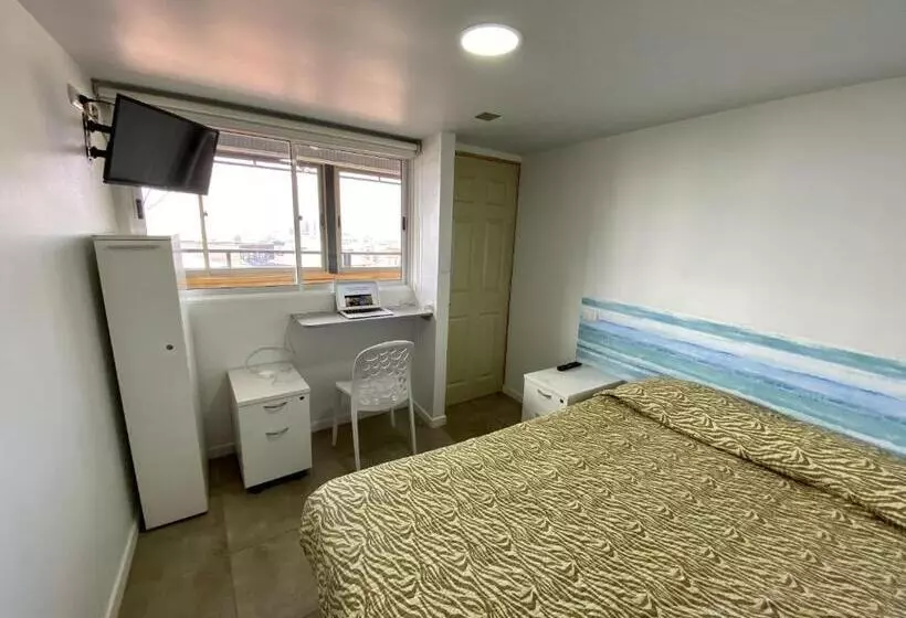 پانسیون Hostal Del Viajero