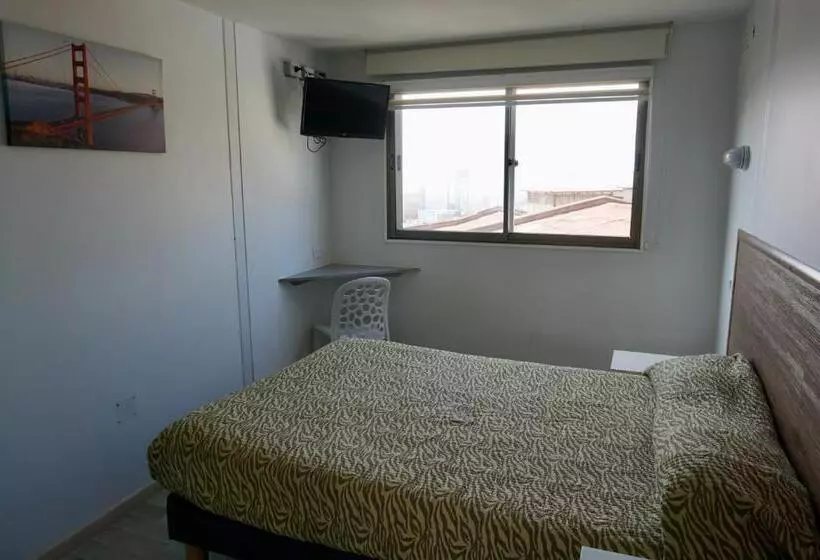 پانسیون Hostal Del Viajero