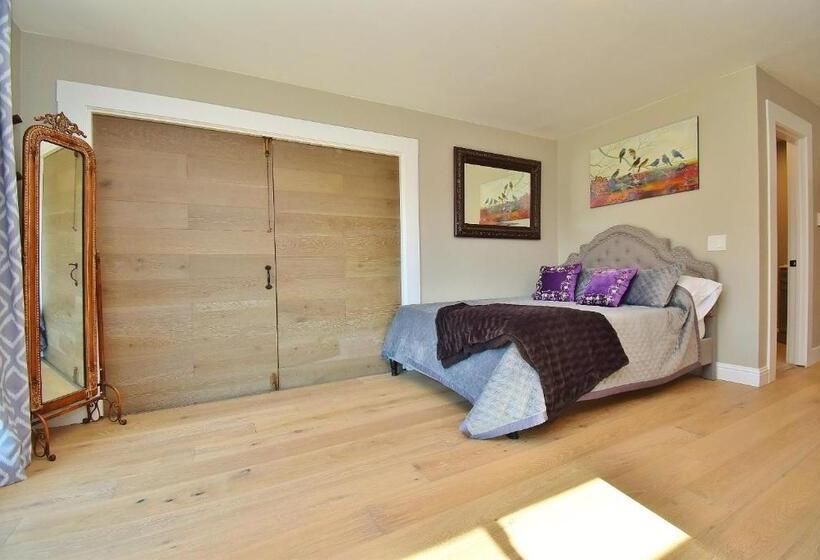 펜션 Modern Immaculate Downtown Cottage With Private Yard