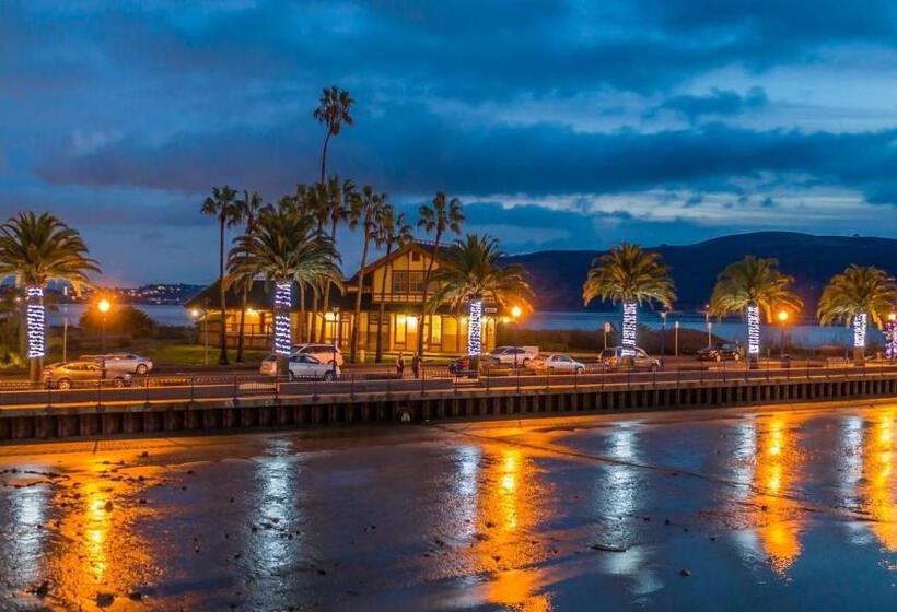 펜션 Modern Immaculate Downtown Cottage With Private Yard