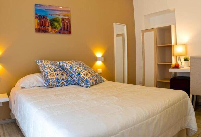 بنسيون Taormina Bedda Rooms