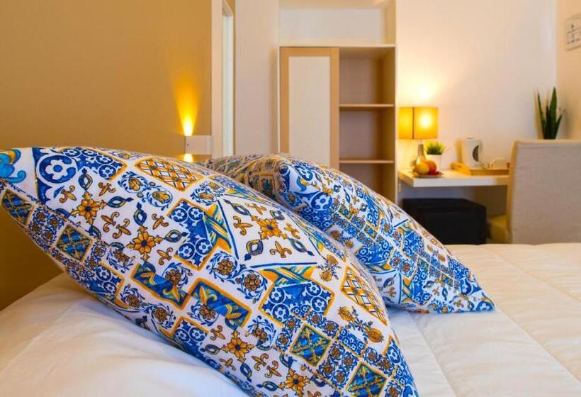 بنسيون Taormina Bedda Rooms