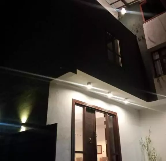 پانسیون Wind Villa Weligama