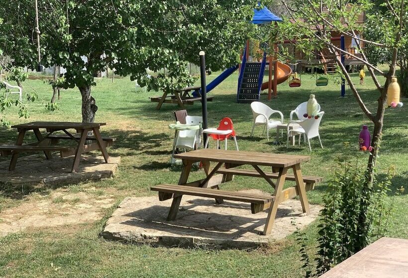 אתר נופש Family Motel Bungalov