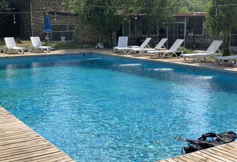 אתר נופש Family Motel Bungalov