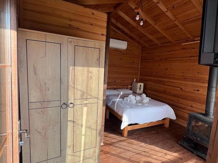 אתר נופש Family Motel Bungalov