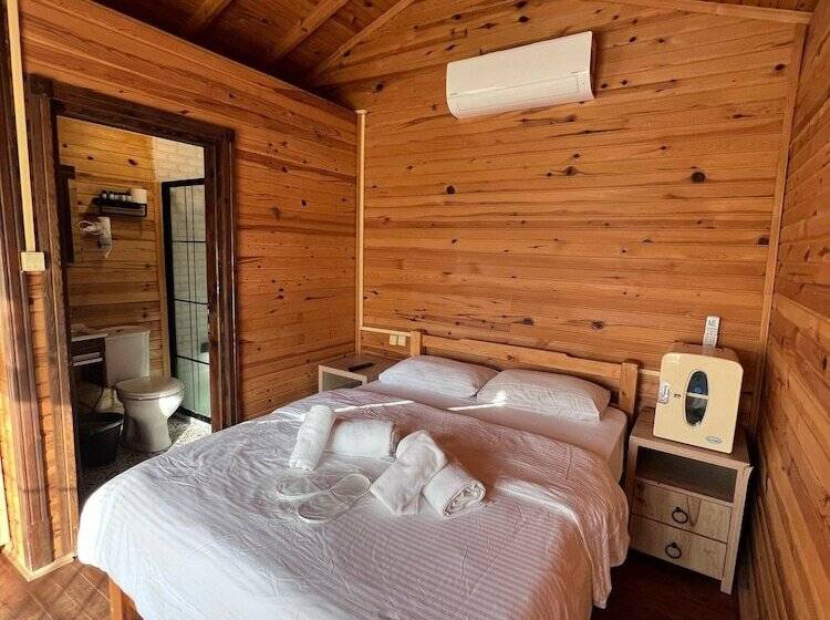 אתר נופש Family Motel Bungalov