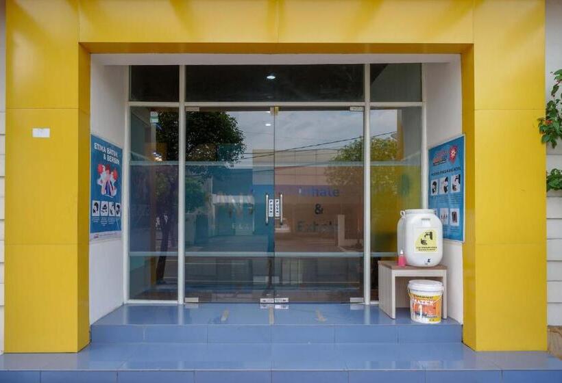 Sans Hotel International Surabaya